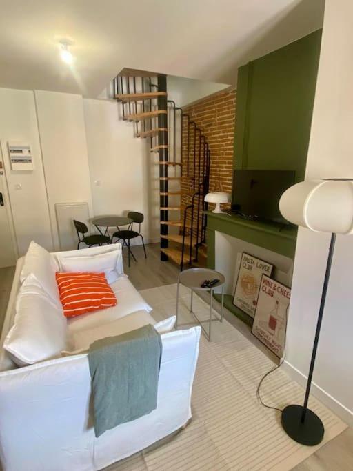 Le 23, Cocon Dans Le Centre Historique Apartment Montauban Luaran gambar